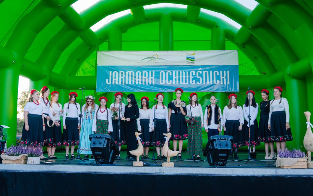 Film i relacja fotograficzna z 14 Jarmarku Ochweśnickiego w Ślesinie